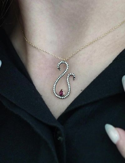 Siyah Pırlanta Yakut Kuğu Kolye resmi