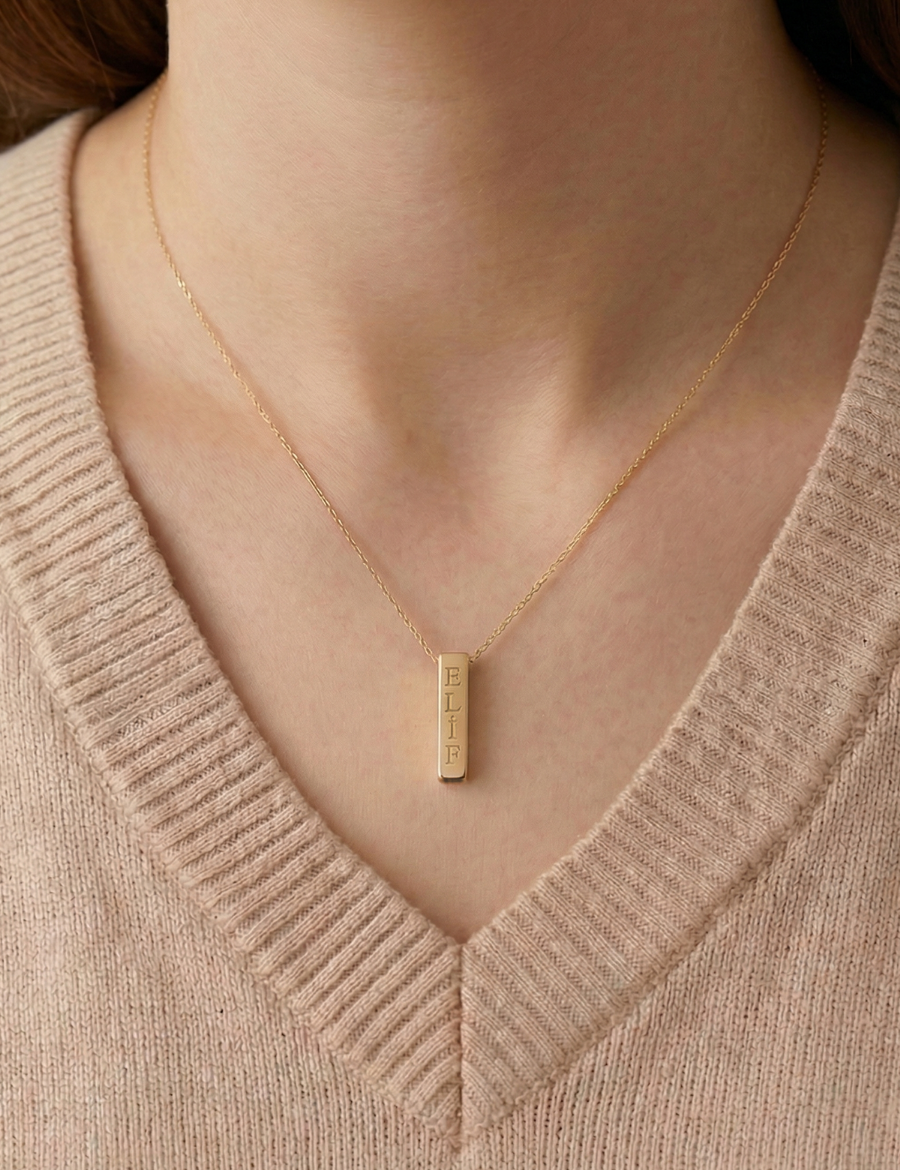 14 Ayar Altın Kare İsimli Çubuk Kolye resmi