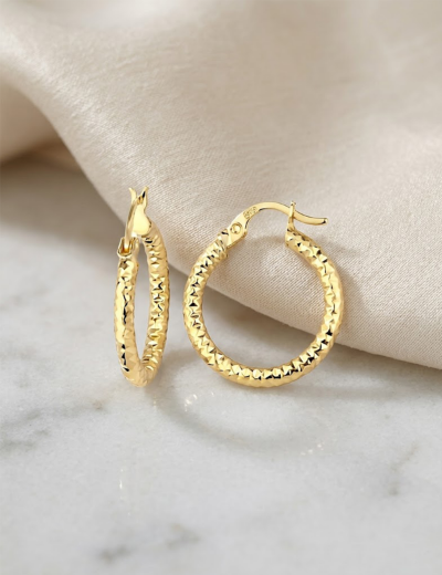 Dokulu Parlak Altın Halka Küpe (Çap: 2.3cm) resmi