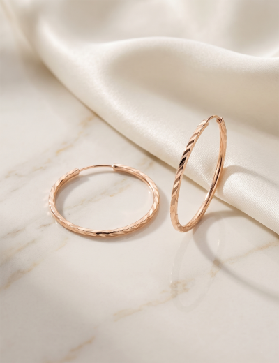 Yelpaze Kalemli Pembe Atın Halka Küpe (Çapı: 2.7cm - Rose Gold) resmi