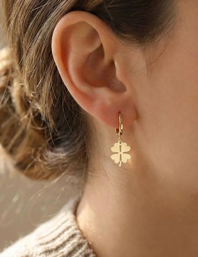 Yonca Sallantılı Altın Halka Küpe resmi