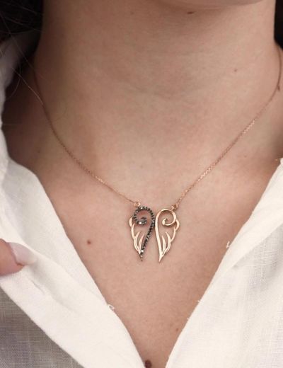 Siyah Pırlantalı Melek Kolye resmi