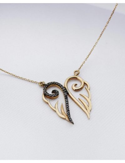 Siyah Pırlantalı Melek Kolye resmi