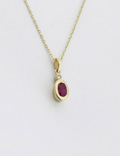 Oval Yakut Tektaş Kolye resmi