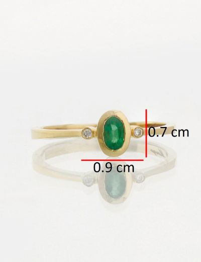 0.27 Karat Oval Zümrüt 0.02 Karat Pırlanta Yüzük resmi