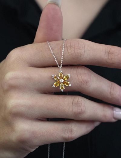 Sarı Safir Lotus Çiçeği Kolye resmi