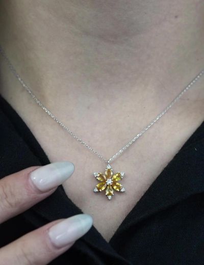 Sarı Safir Lotus Çiçeği Kolye resmi