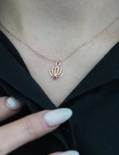 Safir Lotus Çiçeği Kolye resmi