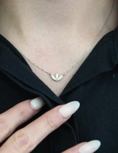 Pırlanta Lotus Çiçeği Kolye resmi