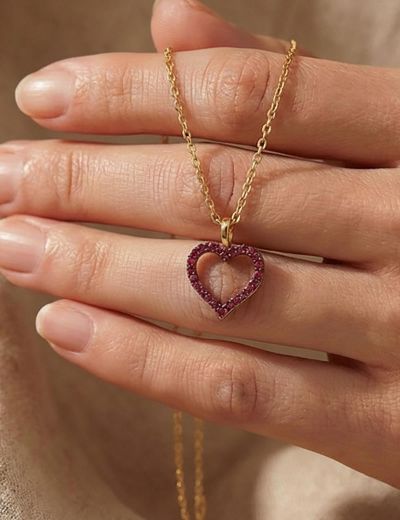 Yakut Taşlı Sevgi Kalp Kolye resmi