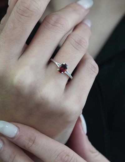 Garnet Oval Tektaş Yüzük resmi