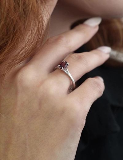 Garnet Oval Tektaş Yüzük resmi