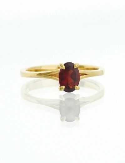 Garnet Oval Tektaş Yüzük resmi