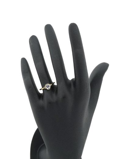 White Topaz Oval Tektaş Pırlanta Yüzük resmi