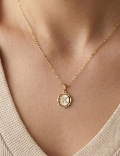 Beyaz Mineli  Harf  Altın Kolye resmi