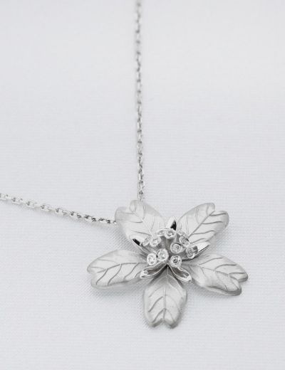 Badem Çiçeği Pırlanta Kolye resmi