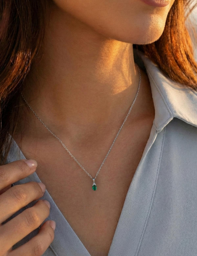 Oval Tektaş Zümrüt Kolye resmi