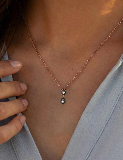 Sallantılı Elmas Damla Kolye resmi